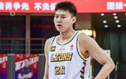 吳驍活力四射，24分鐘3次出手得2分8板，其中5前場(chǎng)板。