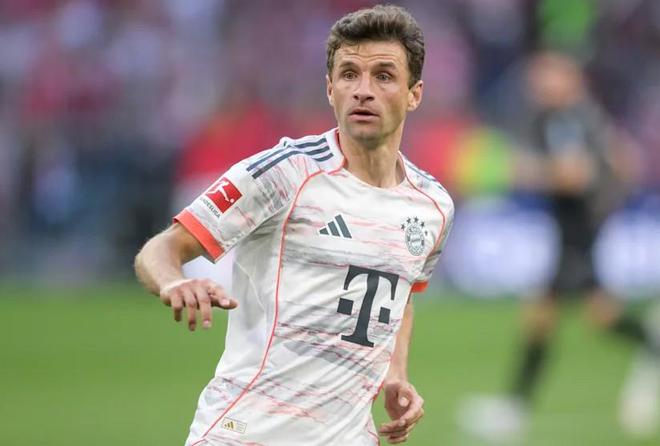 法爾克：穆勒與洛杉磯FC未定，拜仁傾向穆勒赴洛杉磯。