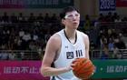 范子銘高薪無表現(xiàn)，球迷呼吁其離開，33歲老將更勝一籌。